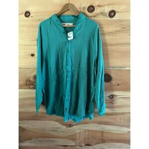 NWT! Free people We the free summer day dream button down shirt. size M green